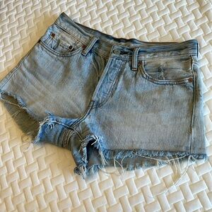 Levi’s denim shorts W27